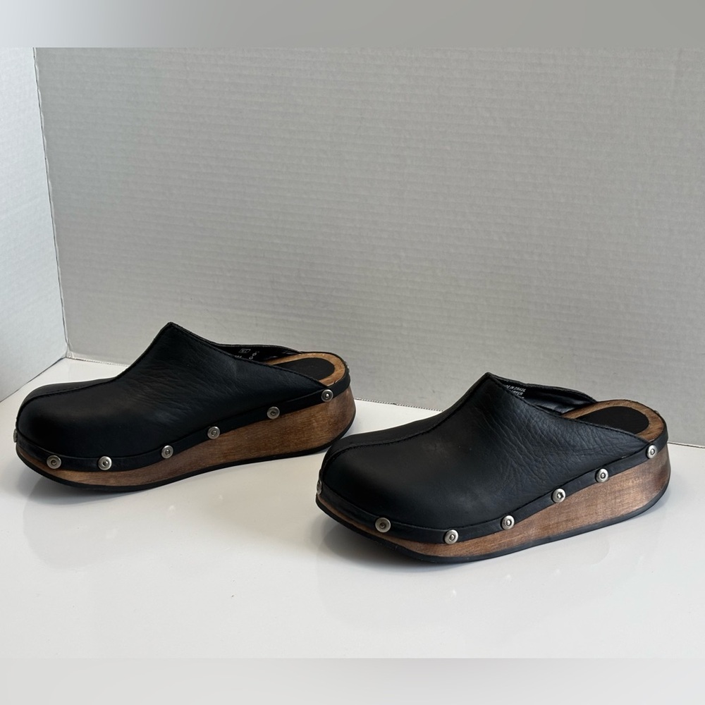 Rare Canyon River Blues Gordon Womens 7M Black Leather Wooden Sole Comfort Clogs - Picture 15 of 16